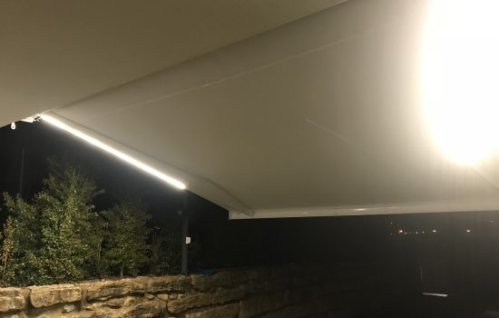 toldo-cofre-aberto-com-luz